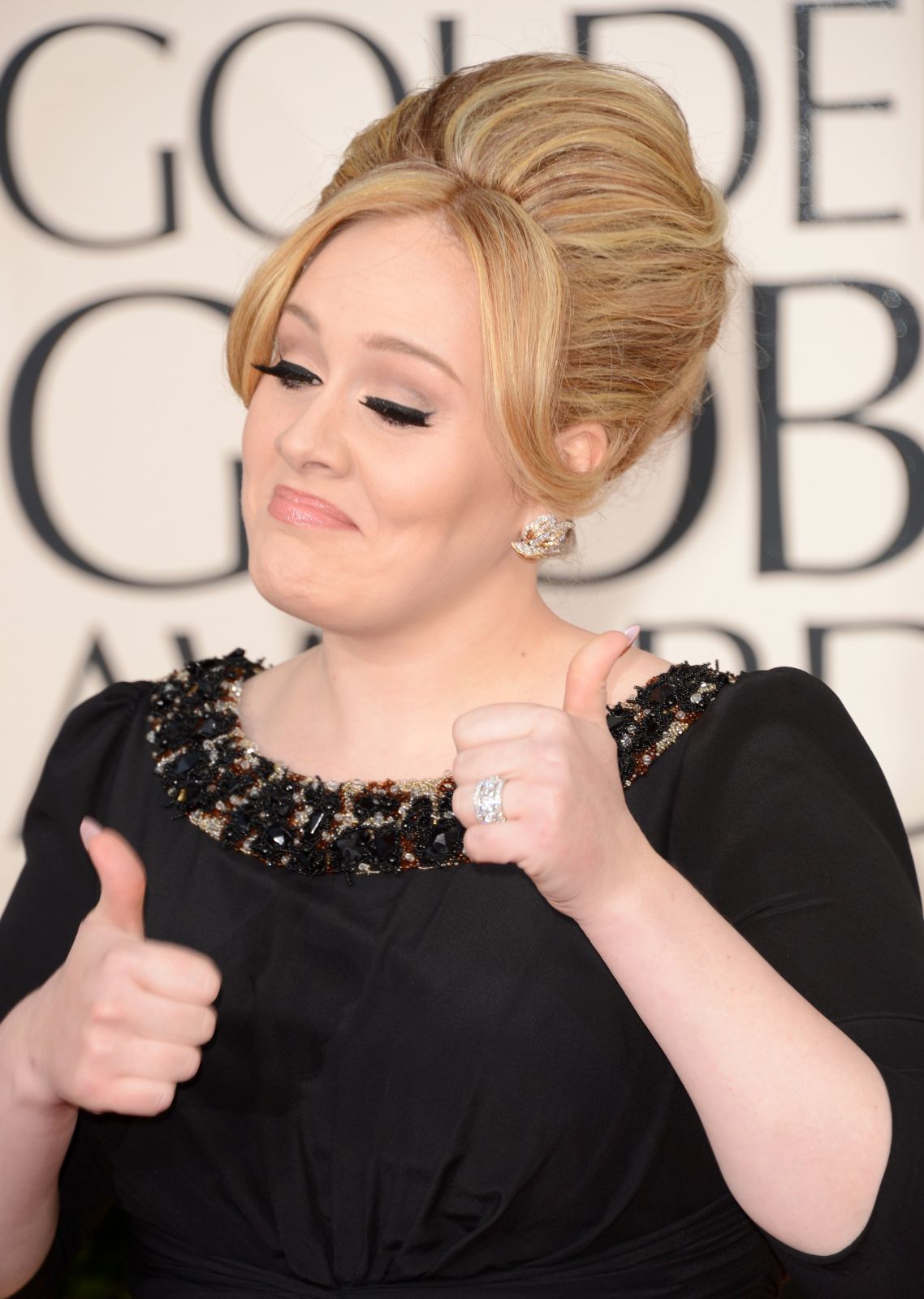 Adele günde 315 bin lira kazanıyor Adele günde 315 bin lira kazanıyor